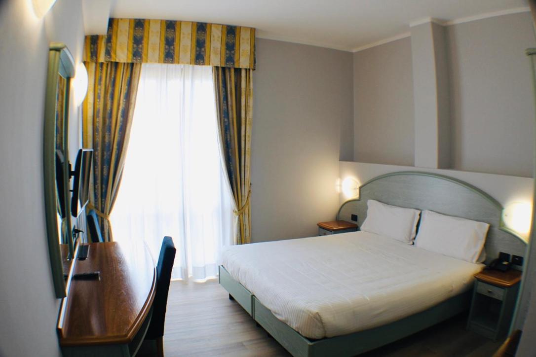 Hotel Europa Milano Rosate Esterno foto