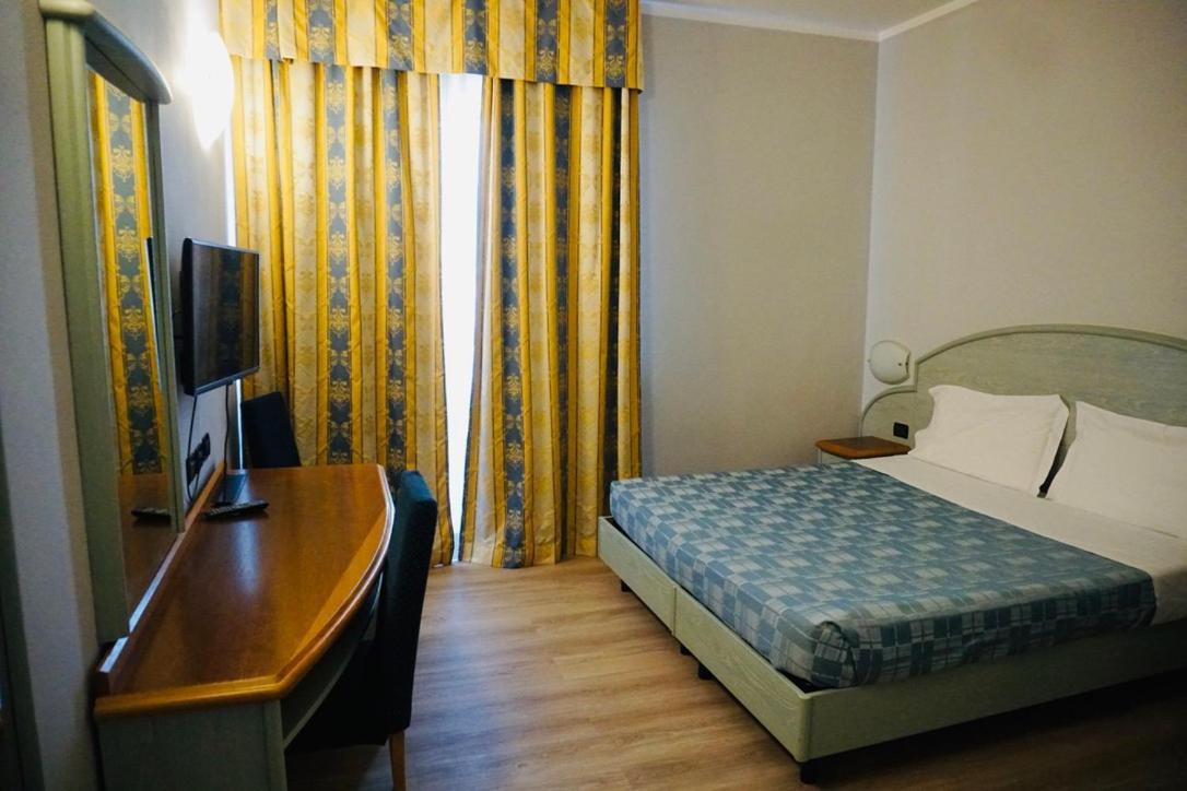 Hotel Europa Milano Rosate Esterno foto