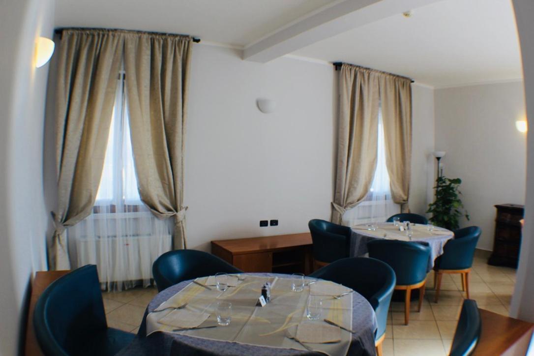 Hotel Europa Milano Rosate Esterno foto
