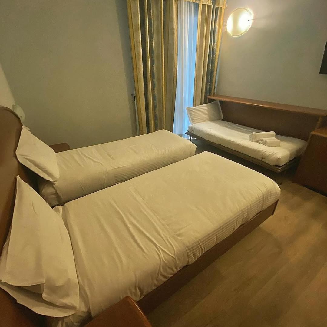 Hotel Europa Milano Rosate Esterno foto