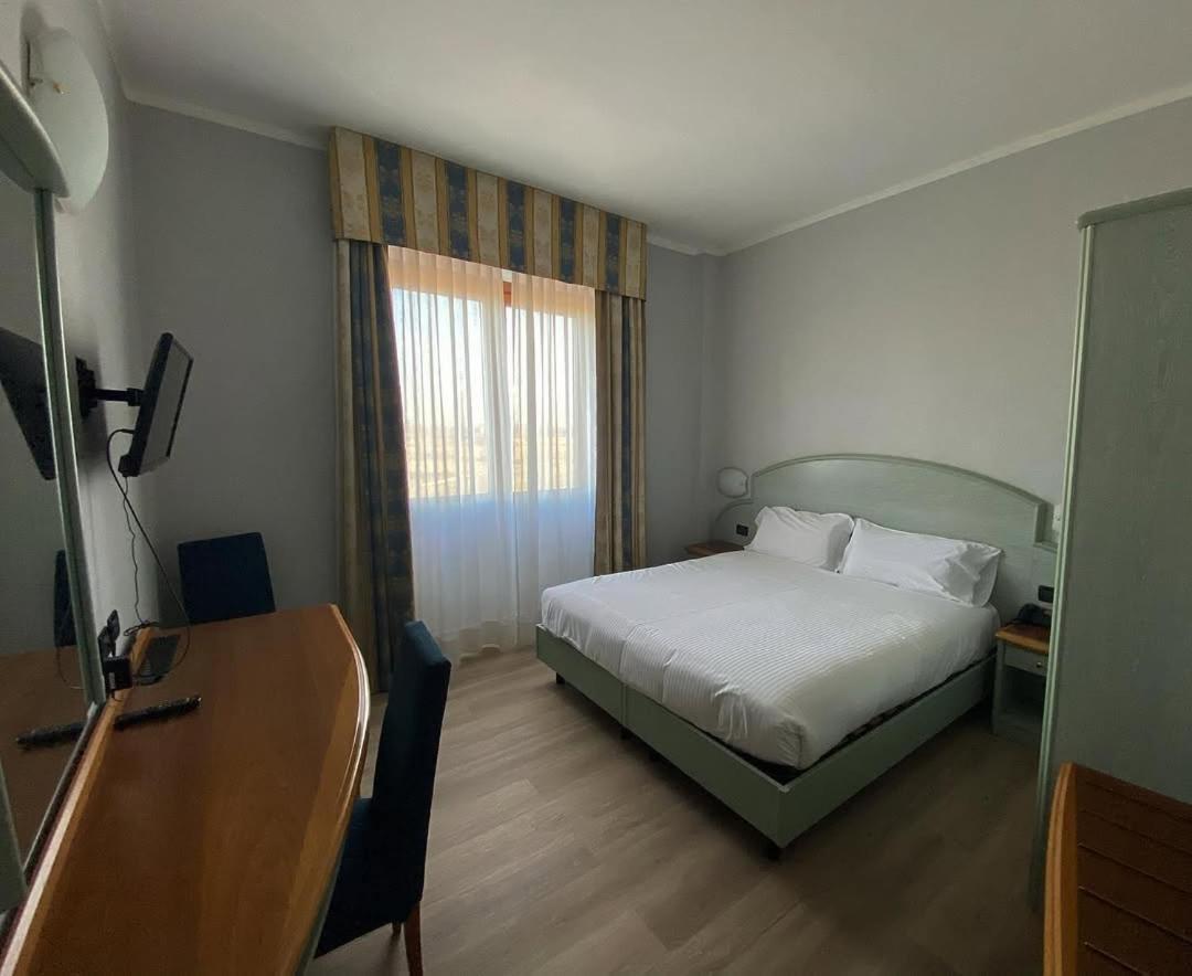 Hotel Europa Milano Rosate Esterno foto
